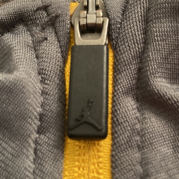 Nike Air Jordan Boys Gray Dri-Fit Large 12-13 Full Zip up athletic jacket - Picture 7 of 8